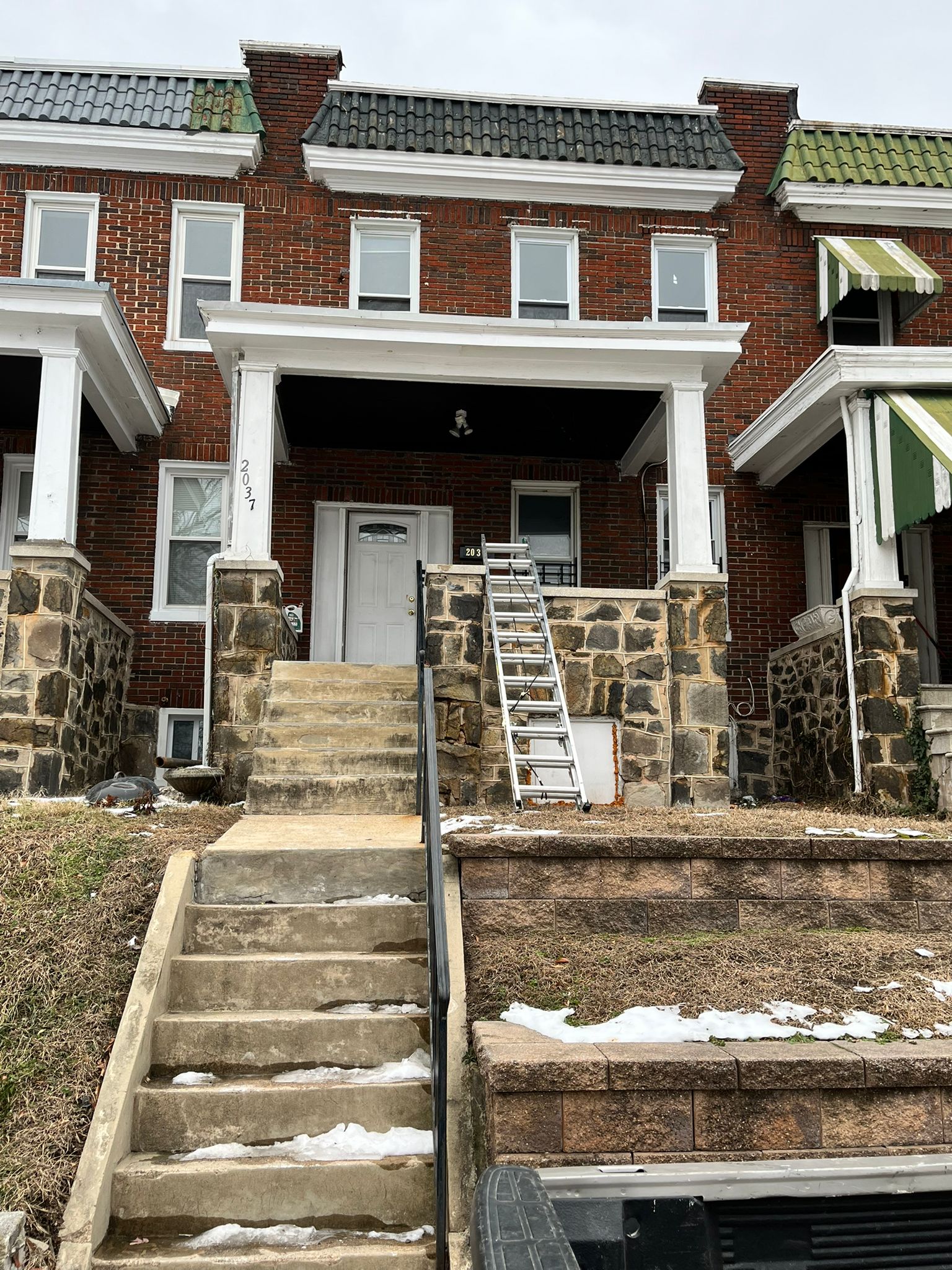 2037 N. Wheeler Ave.